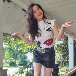 Sexy lips in white Top